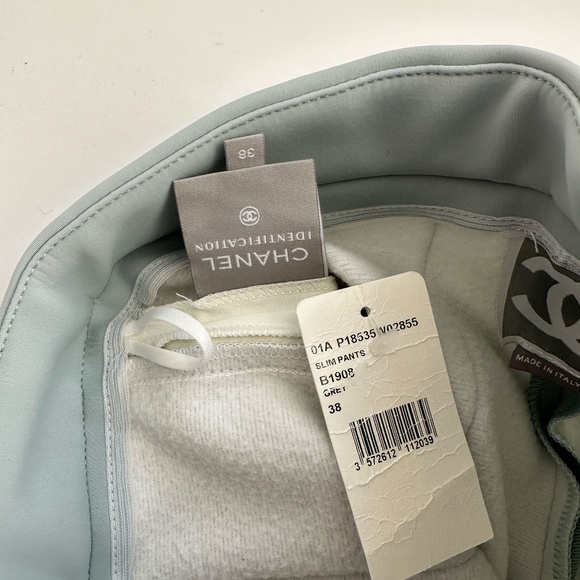 CHANEL sport 01A LOGO High Rise Pant - Picture 4 of 5